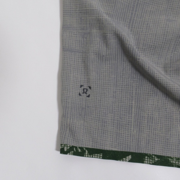 Lululemon T.H.E. Short 9" *Reversible Hot House Loden Green Multi / Grid Lines M - Picture 10 of 12